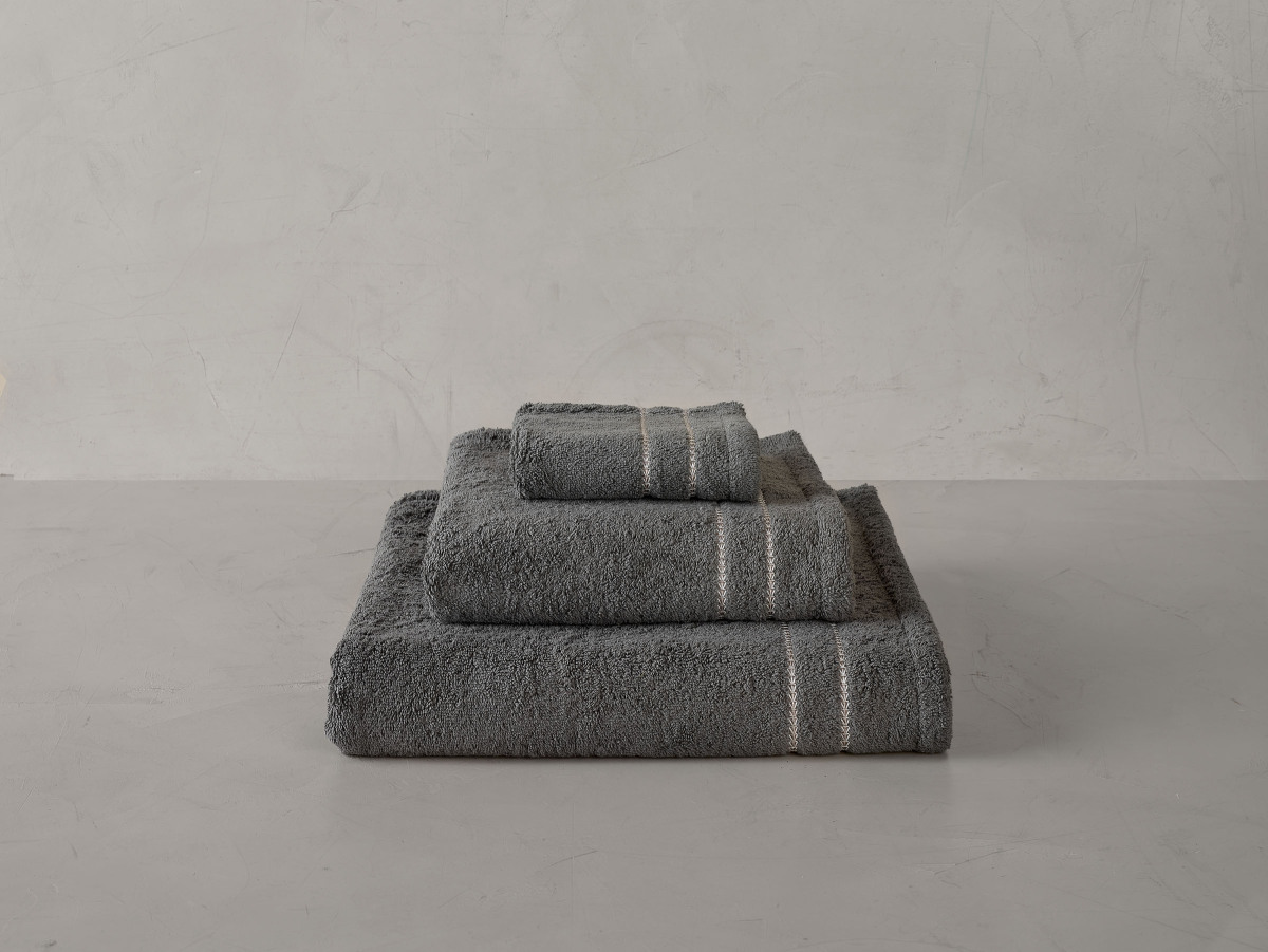 Linge de Bain - Trikona by Mirabel Slabbinck