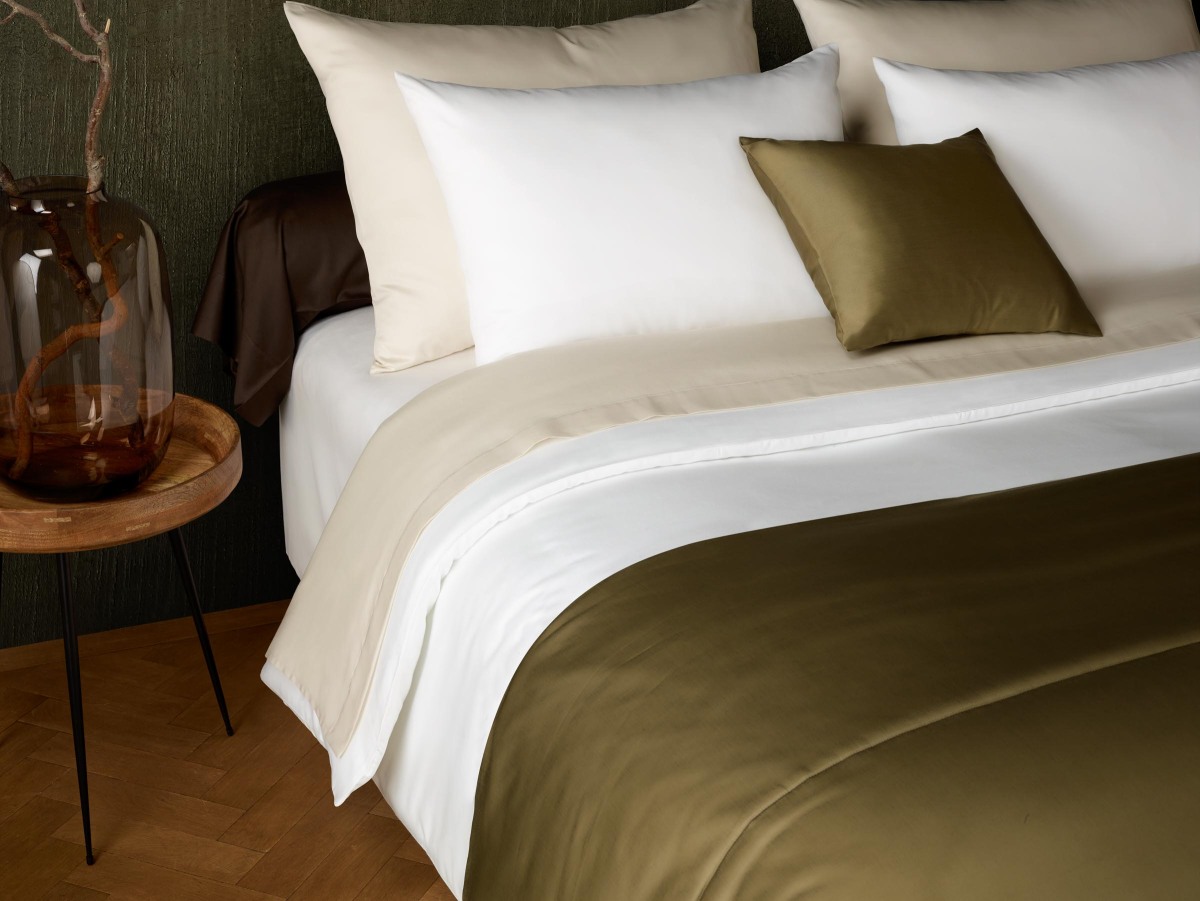 Cushions &amp; throws  - Throw Basic by Mirabel Slabbinck