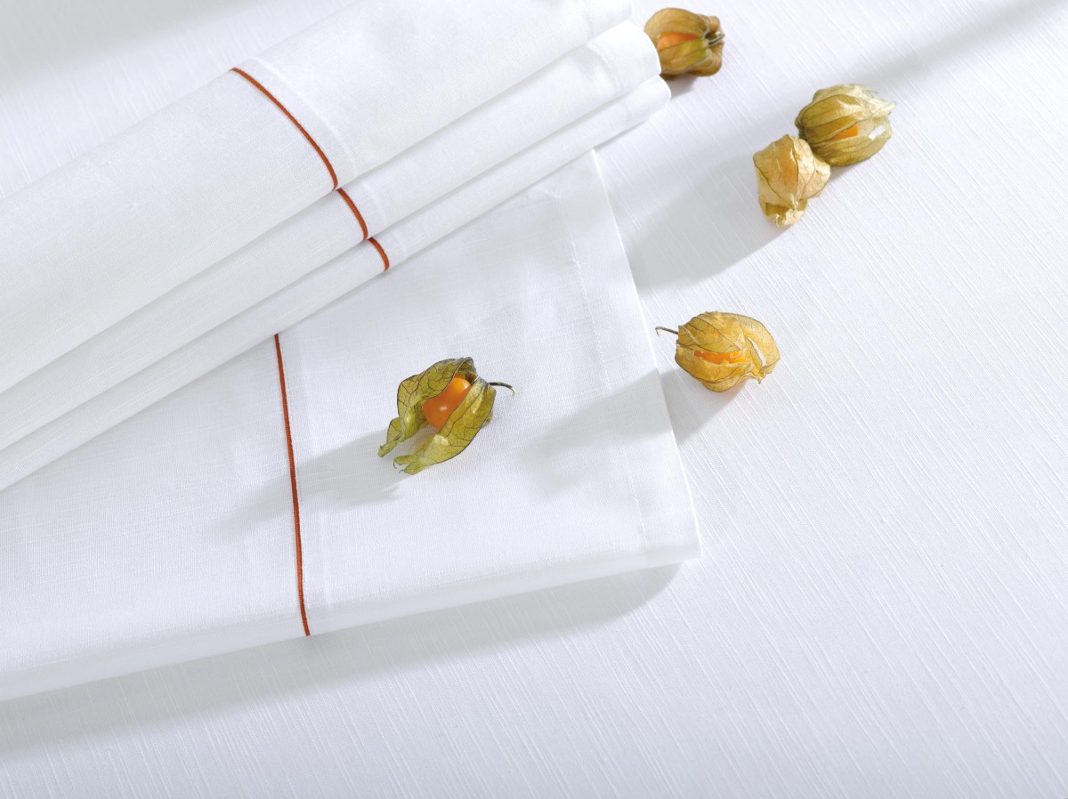Table linen - Canina by Mirabel Slabbinck