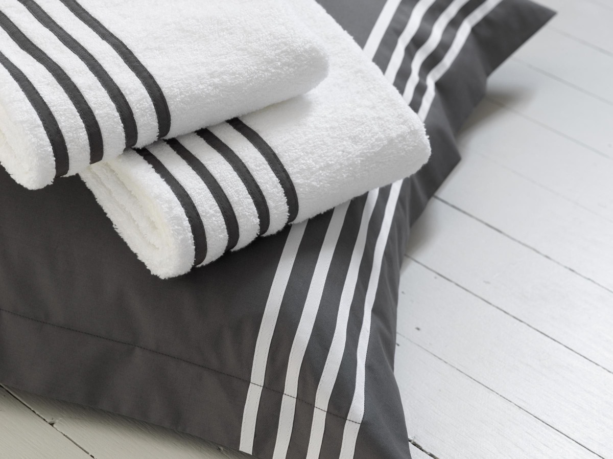 Linge de Lit - Corvus 1016 by Mirabel Slabbinck